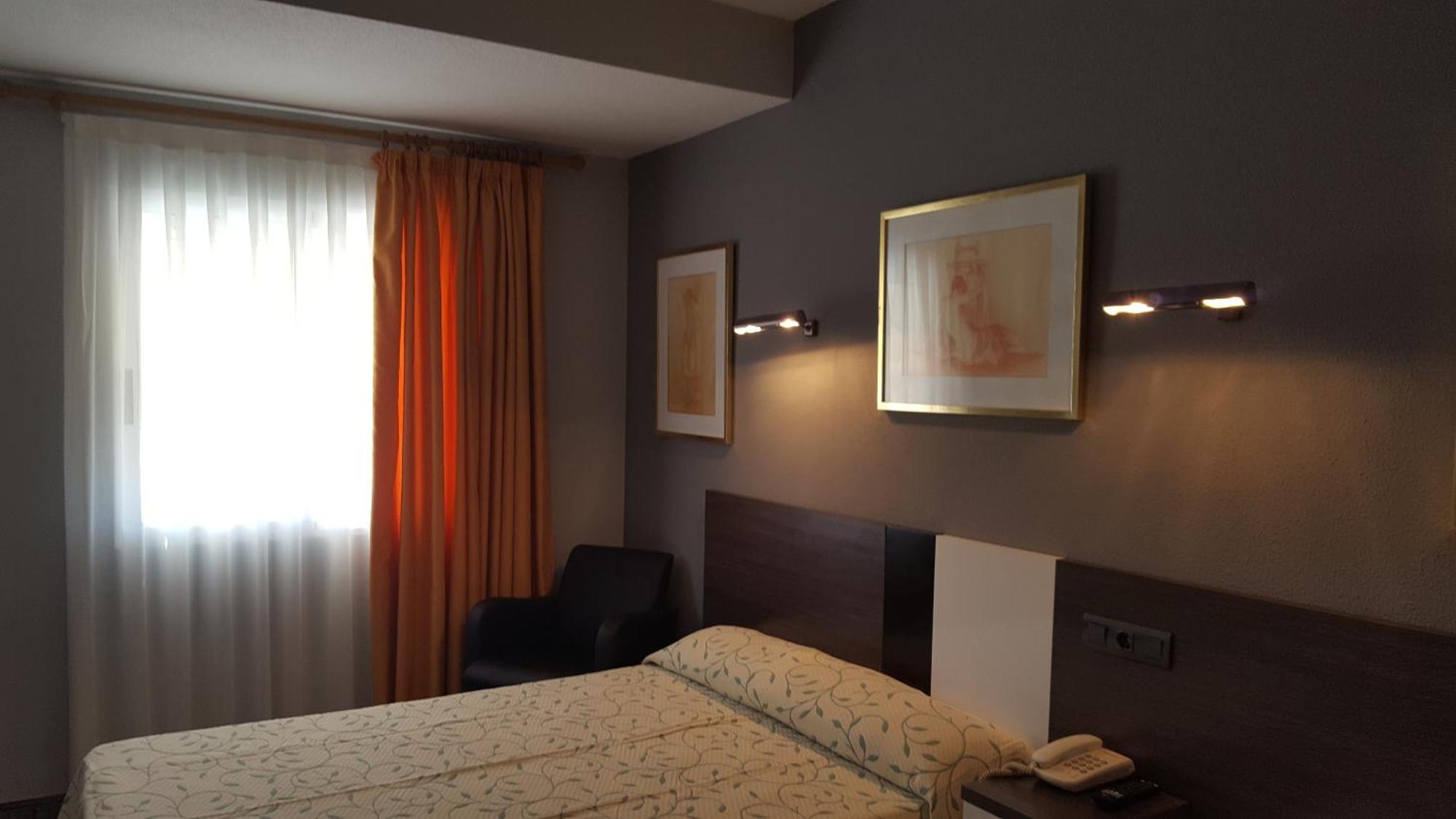 Hotel La Bolera บินารอส ภายนอก รูปภาพ